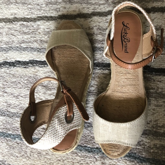 🌼Lucky Brand Wedge Sandals 🌼 - Picture 10 of 16